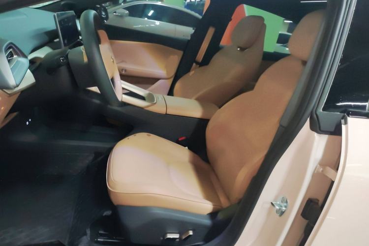 Used ARCFOX Alpha S5 2024 560MAX 185kW Left Front Seat