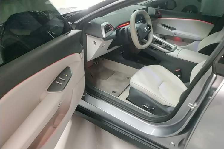 Used ARCFOX Alpha S5 2024 560MAX 185kW Driver Seat