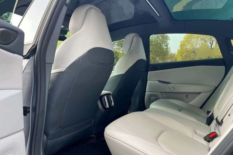 Used ARCFOX Alpha S5 2024 560MAX 185kW Interior 4