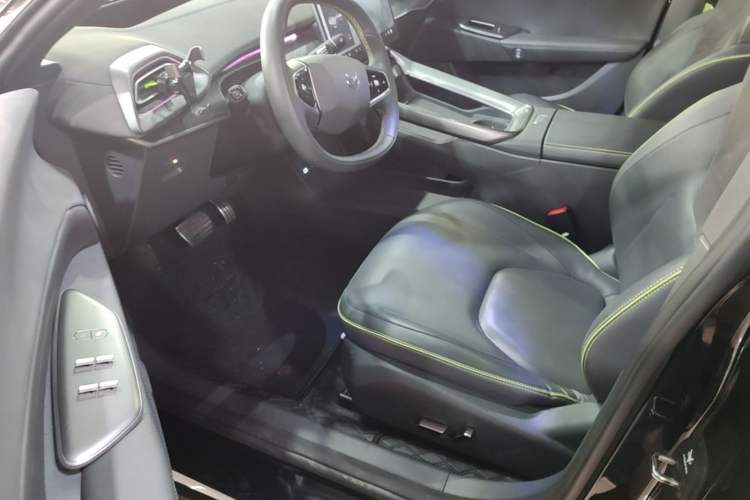 Used ARCFOX Alpha S5 2024 560MAX 185kW Left Front Seat