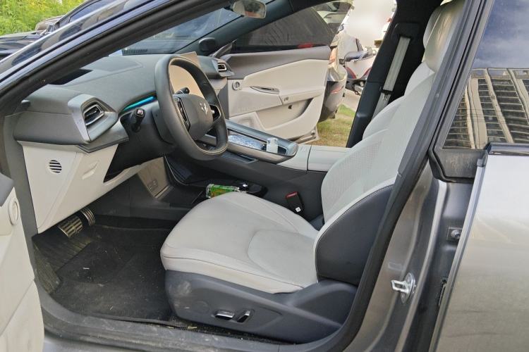 Used ARCFOX Alpha S5 2024 560MAX 185kW Left Front Seat