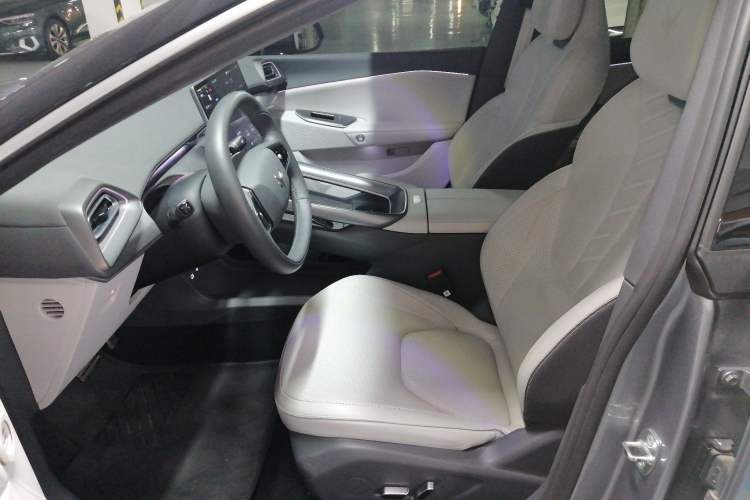 Used ARCFOX Alpha S5 2024 560MAX 185kW Left Front Seat