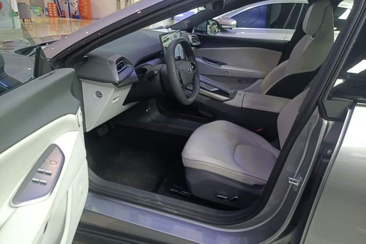 Used ARCFOX Alpha S5 2024 560PRO 185kW Left Front Seat