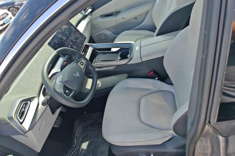 Used ARCFOX Alpha S5 2024 560MAX 185kW Left Front Seat