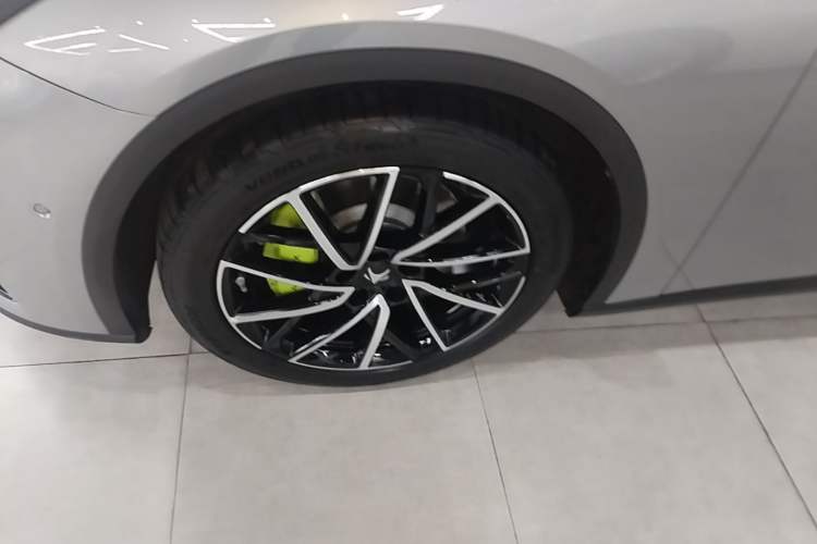 Used ARCFOX Alpha S5 2024 560MAX 185kW Left Front Wheel Hub