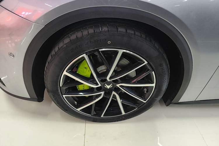 Used ARCFOX Alpha S5 2024 708MAX 200kW Left Front Wheel Hub