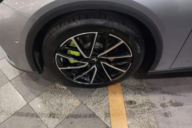 Used ARCFOX Alpha S5 2024 560MAX 185kW Left Front Wheel Hub