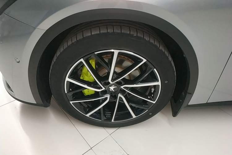 Used ARCFOX Alpha S5 2024 560MAX 185kW Left Front Wheel Hub
