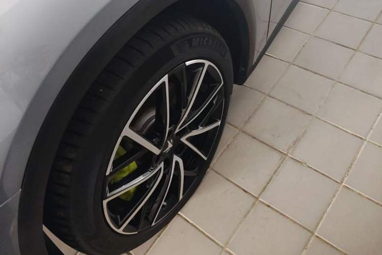Used ARCFOX Alpha S5 2024 560MAX 185kW Left Front Wheel Hub