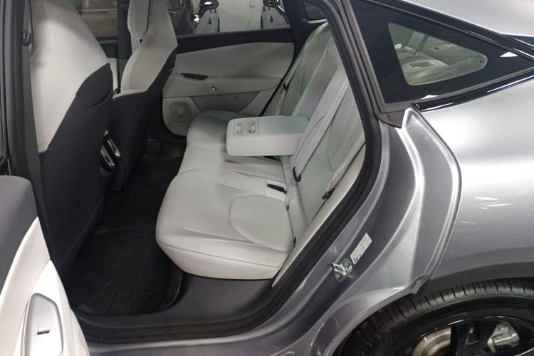 Used ARCFOX Alpha S5 2024 560PRO 185kW Left Rear Seat