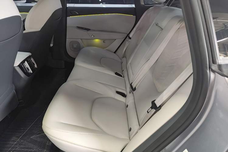 Used ARCFOX Alpha S5 2024 708MAX 200kW Left Rear Seat