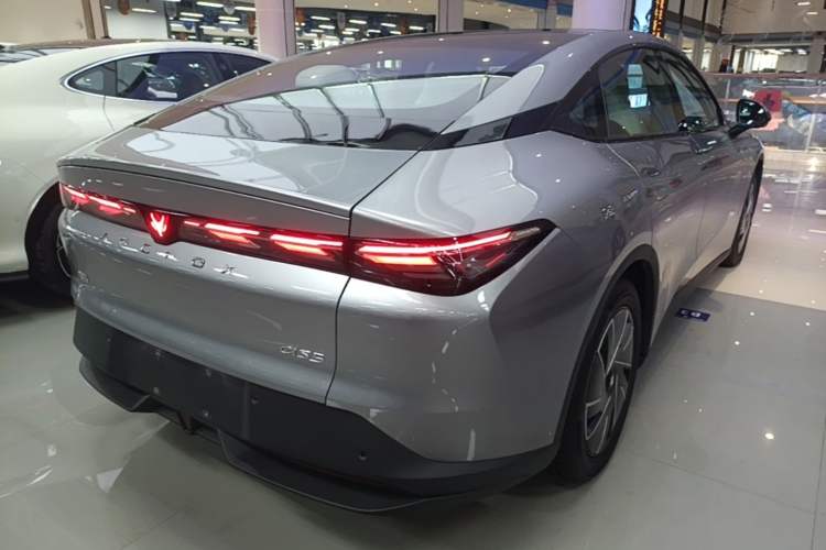 Used ARCFOX Alpha S5 2024 560PRO 185kW Rear Right 45 Deg