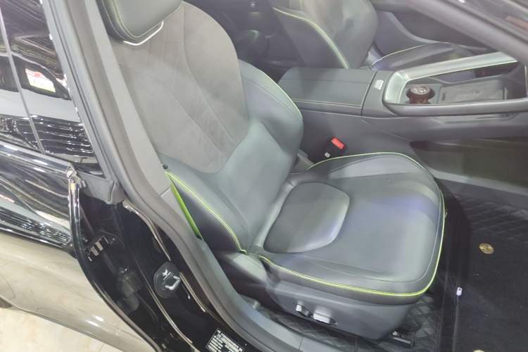 Used ARCFOX Alpha S5 2024 560MAX 185kW Right Front Seat