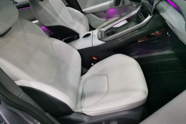 Used ARCFOX Alpha S5 2024 560MAX 185kW Right Front Seat