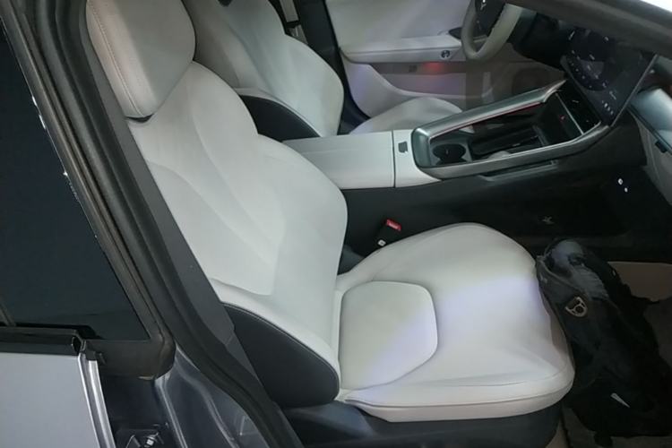 Used ARCFOX Alpha S5 2024 560MAX 185kW Right Front Seat