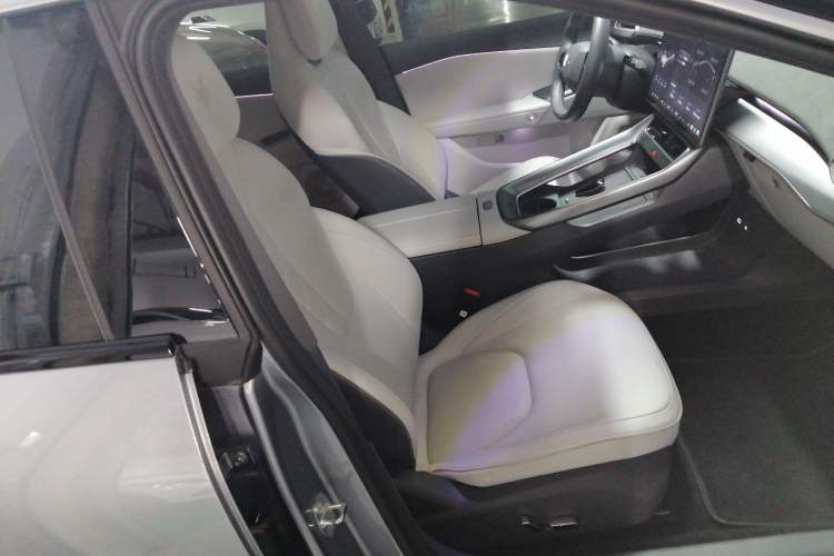 Used ARCFOX Alpha S5 2024 560MAX 185kW Right Front Seat
