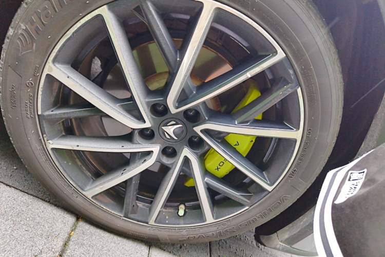 Used ARCFOX Alpha S5 2024 560MAX 185kW Right Front Wheel Hub