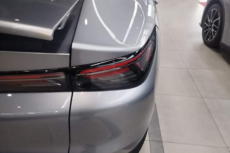 Used ARCFOX Alpha S5 2024 560MAX 185kW Right Rear Taillight