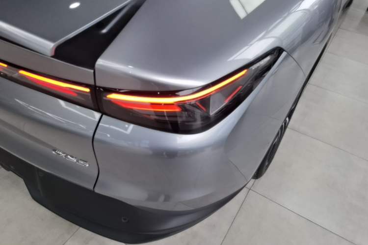 Used ARCFOX Alpha S5 2024 560MAX 185kW Right Rear Taillight