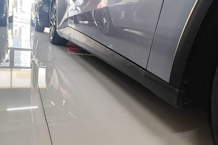 Used ARCFOX Alpha S5 2024 708MAX 200kW Right Side Sill