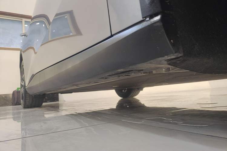 Used ARCFOX Alpha S5 2024 708MAX 200kW Right Side Sill