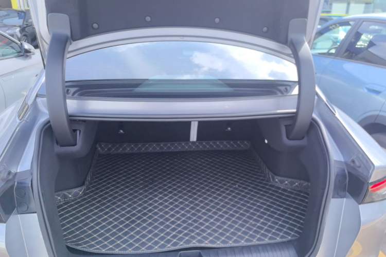 Used ARCFOX Alpha S5 2024 560PRO 185kW Trunk