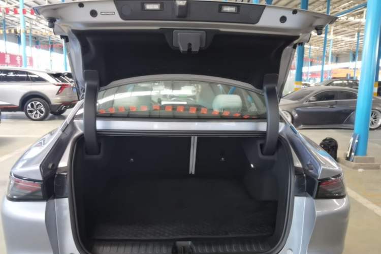 Used ARCFOX Alpha S5 2024 560PRO 185kW Trunk