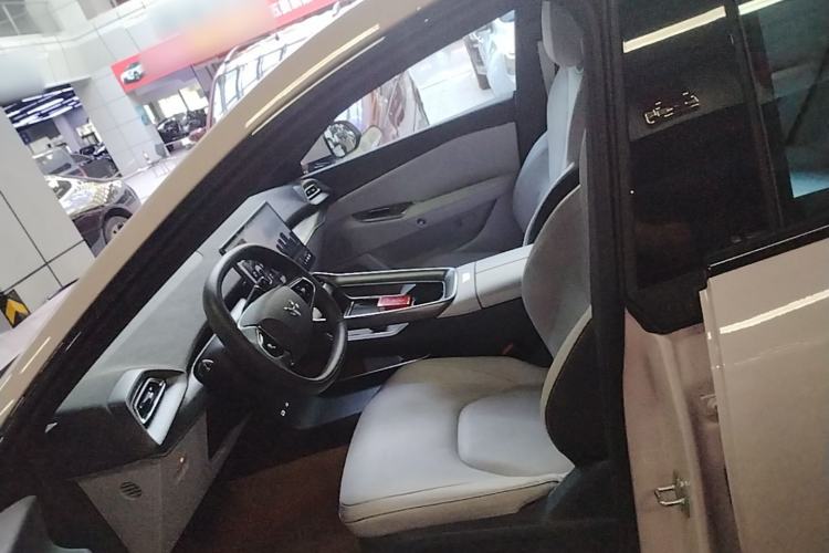 Used ARCFOX Alpha S5 2024 560PRO 185kW Driver Seat