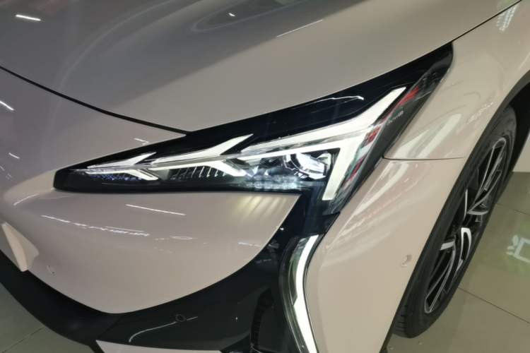 Used ARCFOX Alpha S5 2024 560MAX 185kW Left Front Headlight