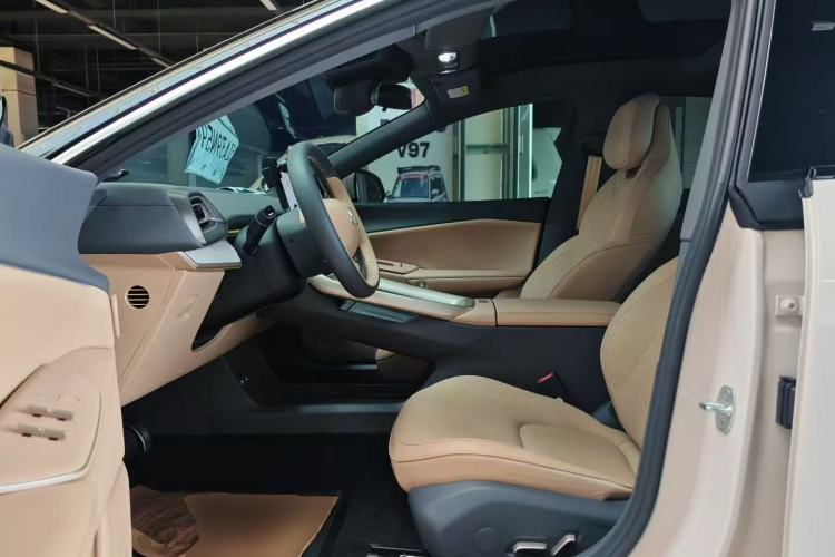 Used ARCFOX Alpha S5 2024 560MAX 185kW Left Front Seat