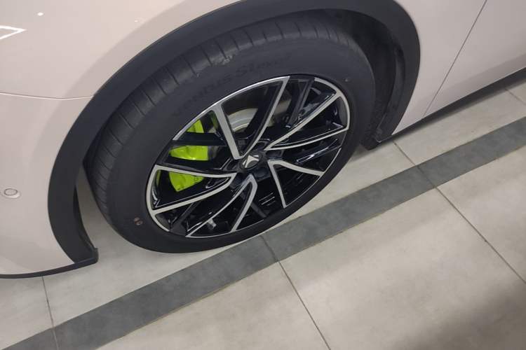 Used ARCFOX Alpha S5 2024 708MAX 200kW Left Front Wheel Hub