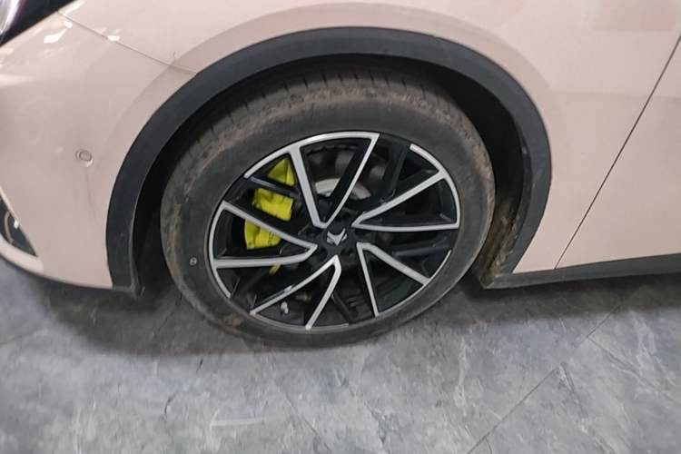 Used ARCFOX Alpha S5 2024 708MAX 200kW Left Front Wheel Hub
