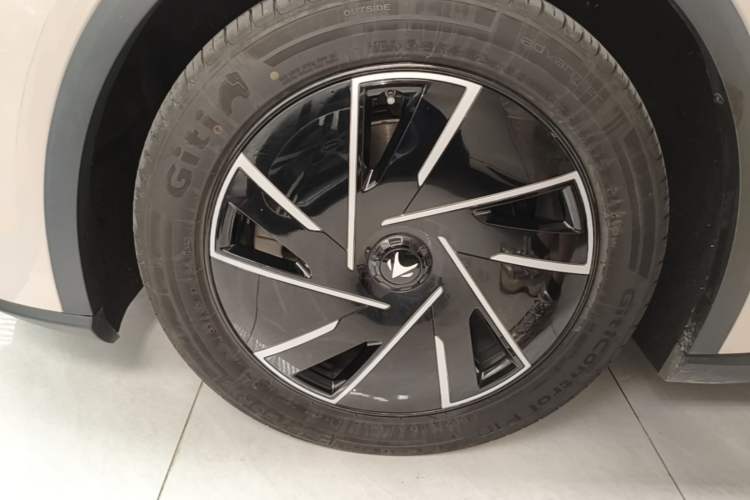 Used ARCFOX Alpha S5 2024 560PRO 185kW Left Front Wheel Hub