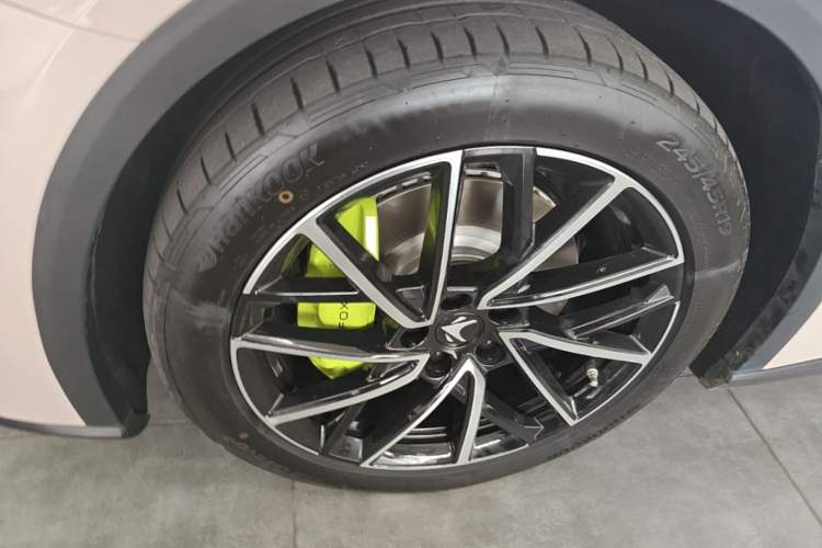 Used ARCFOX Alpha S5 2024 560MAX 185kW Left Front Wheel Hub