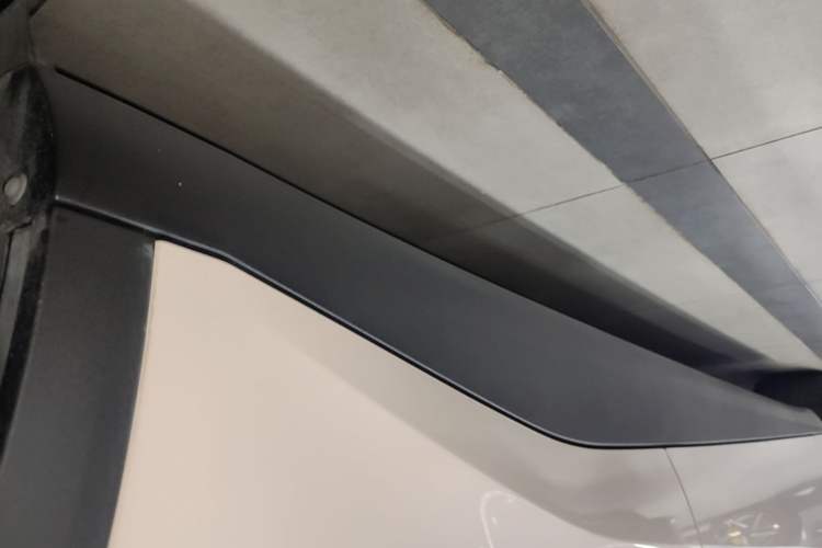 Used ARCFOX Alpha S5 2024 708MAX 200kW Left Side Sill