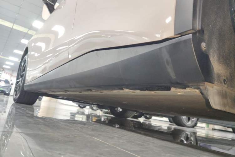 Used ARCFOX Alpha S5 2024 708MAX 200kW Left Side Sill