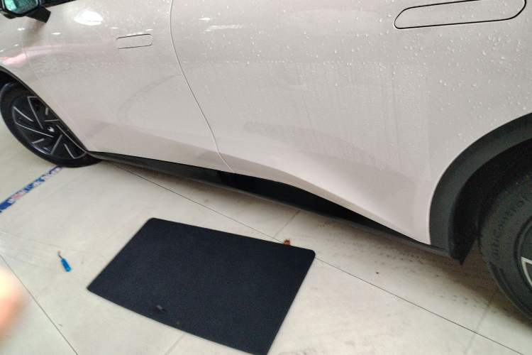 Used ARCFOX Alpha S5 2024 560PRO 185kW Left Side Sill