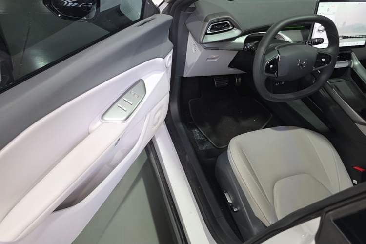 Used ARCFOX Alpha S5 2024 560MAX 185kW Driver Seat
