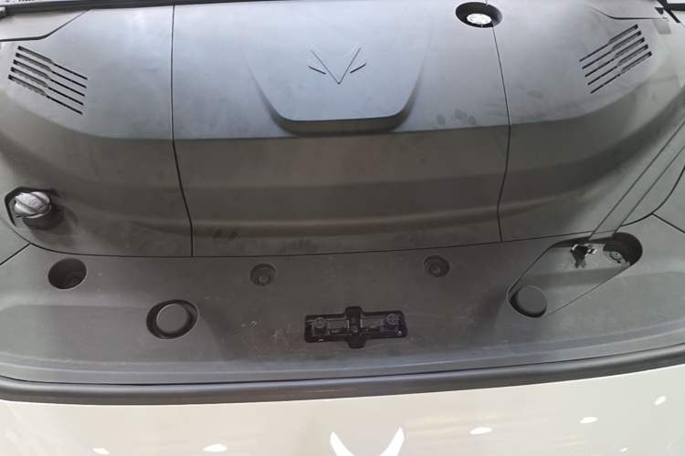 Used ARCFOX Alpha S5 2024 560MAX 185kW Engine Bay