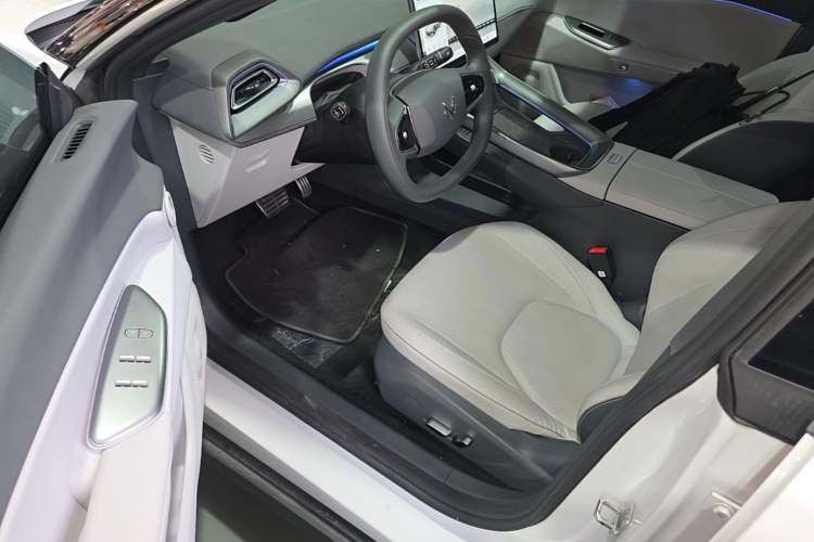 Used ARCFOX Alpha S5 2024 560MAX 185kW Left Front Seat