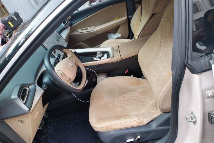 Used ARCFOX Alpha S5 2024 708MAX 200kW Left Front Seat