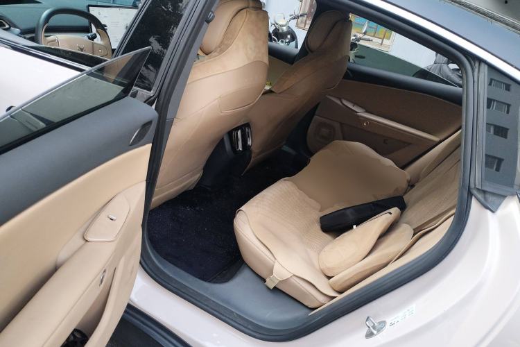 Used ARCFOX Alpha S5 2024 708MAX 200kW Left Rear Seat