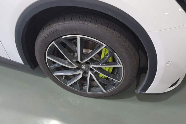Used ARCFOX Alpha S5 2024 560MAX 185kW Right Front Wheel Hub