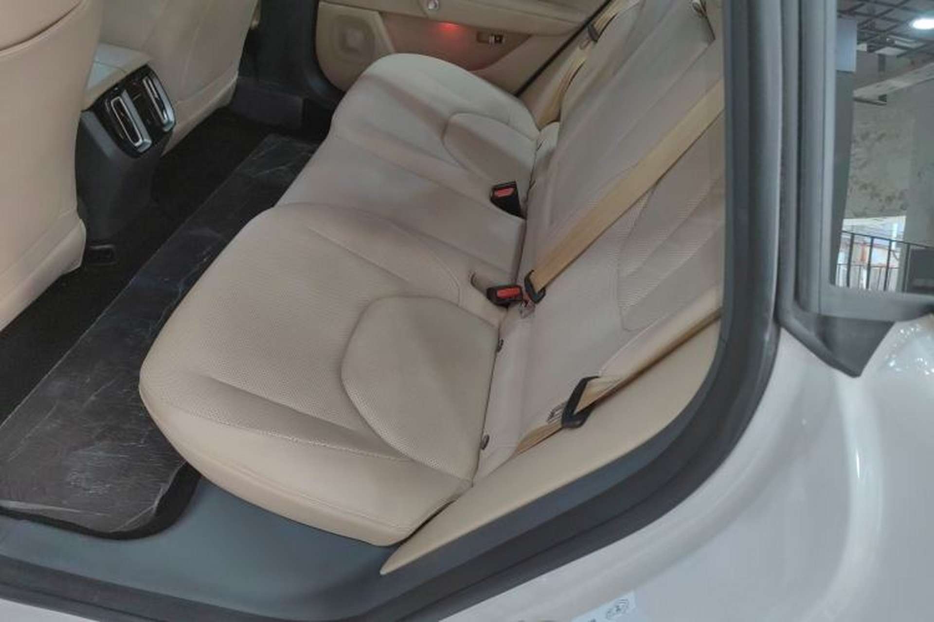 Used ARCFOX Alpha S5 2024 708MAX 200kW Interior 4