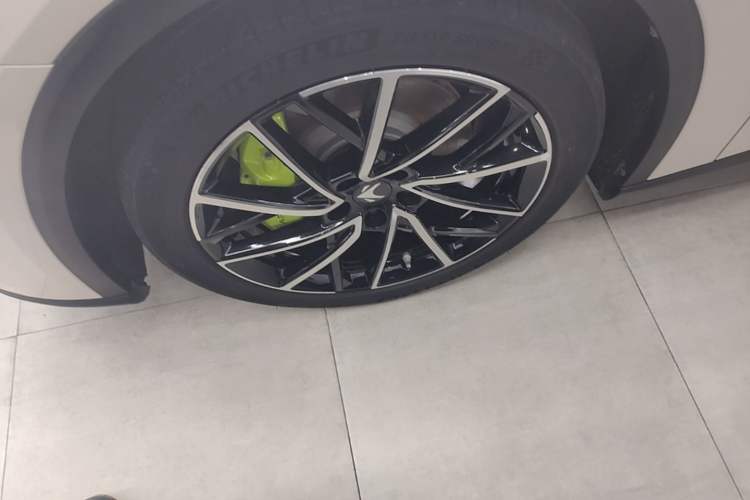 Used ARCFOX Alpha S5 2024 708MAX 200kW Left Front Wheel Hub
