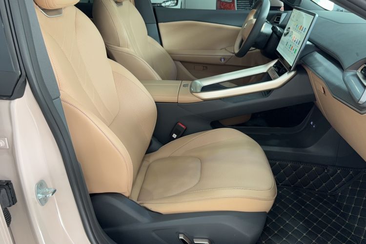 Used ARCFOX Alpha S5 2024 560PRO 185kW Right Front Seat