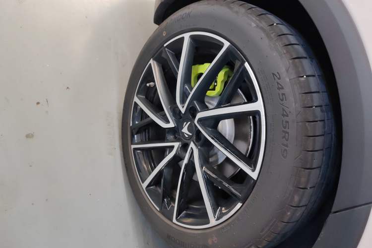 Used ARCFOX Alpha S5 2024 708MAX 200kW Right Rear Wheel Hub