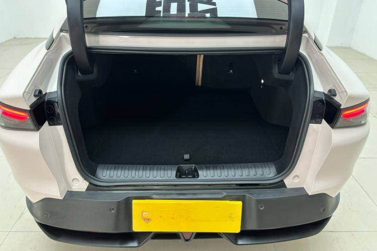 Used ARCFOX Alpha S5 2024 560PRO 185kW Trunk