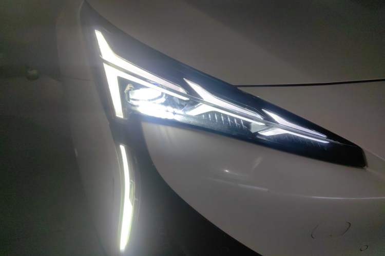 Used ARCFOX Alpha S5 2024 560MAX 185kW Right Front Headlight