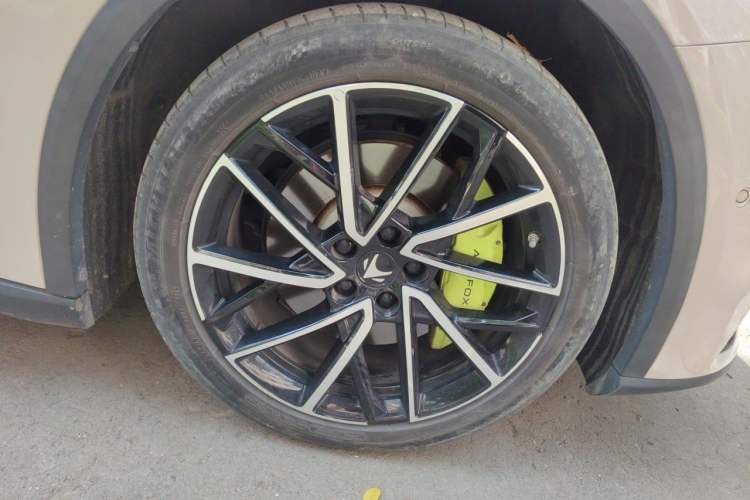 Used ARCFOX Alpha S5 2024 708MAX 200kW Right Front Wheel Hub